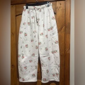 Peach Love California Floral White barrel sweat pants, no tags but new.